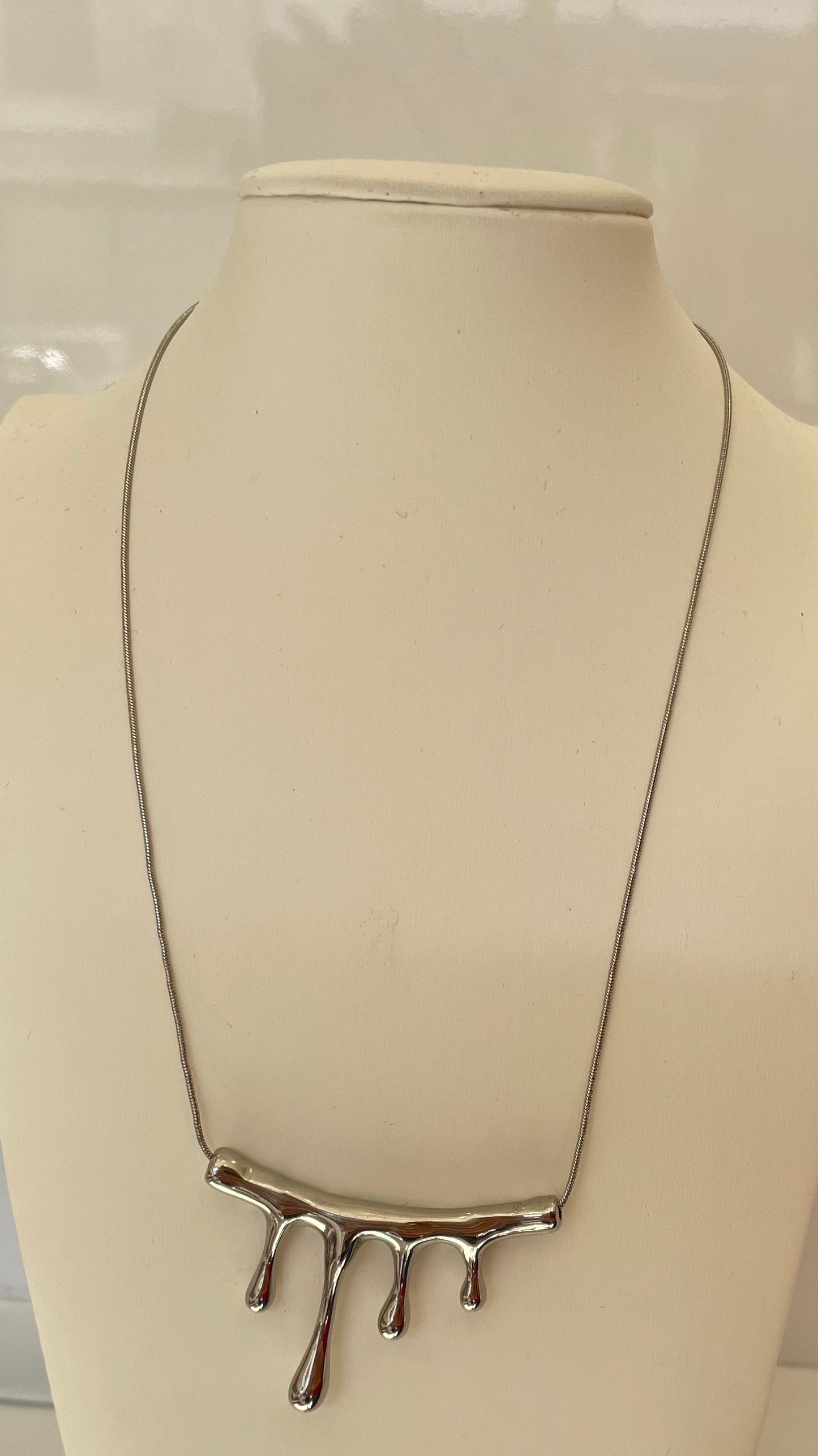 Ατσάλινο κολιέ