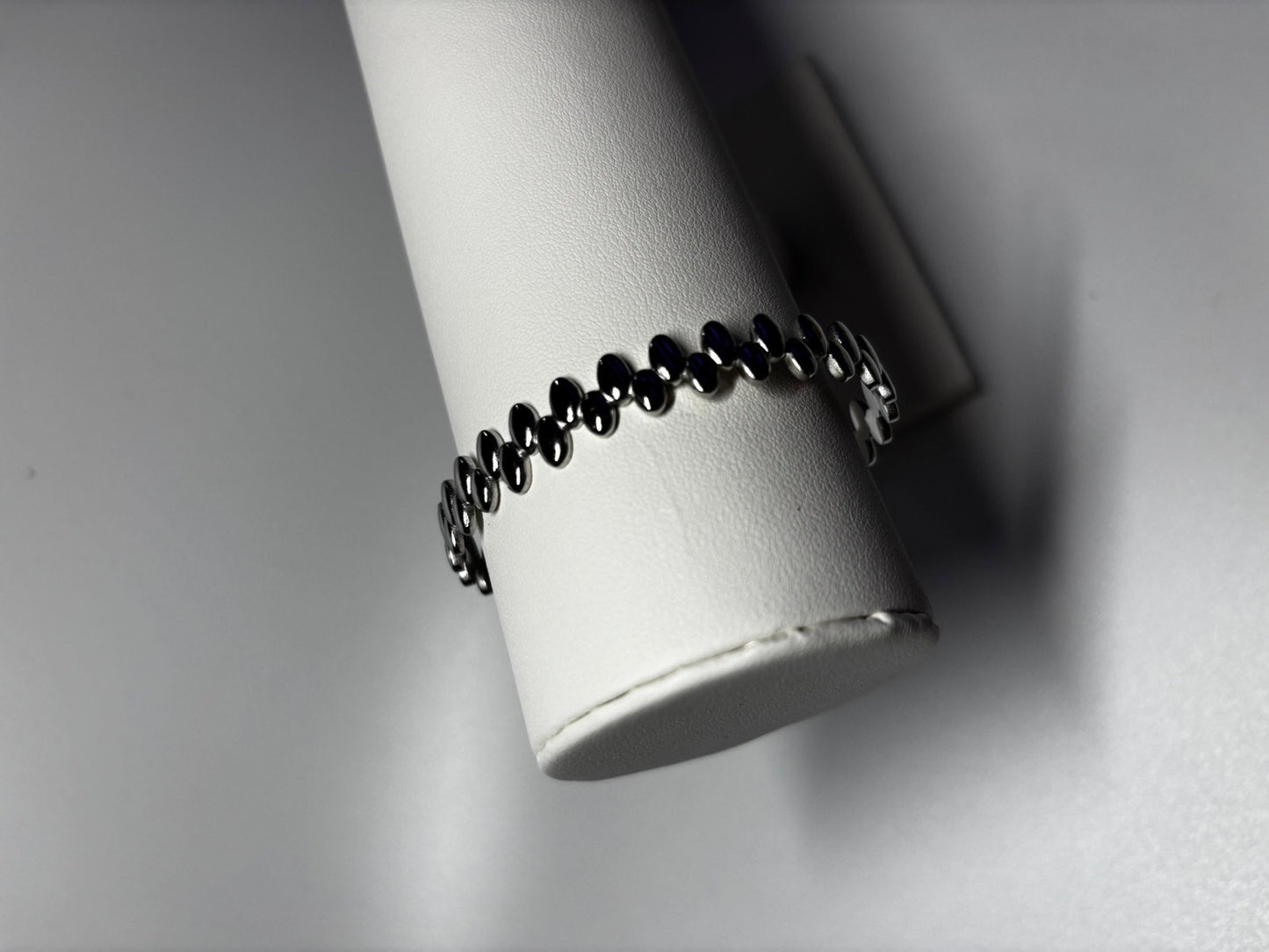 Γυναικεία Ατσάλινη χειροπέδα!